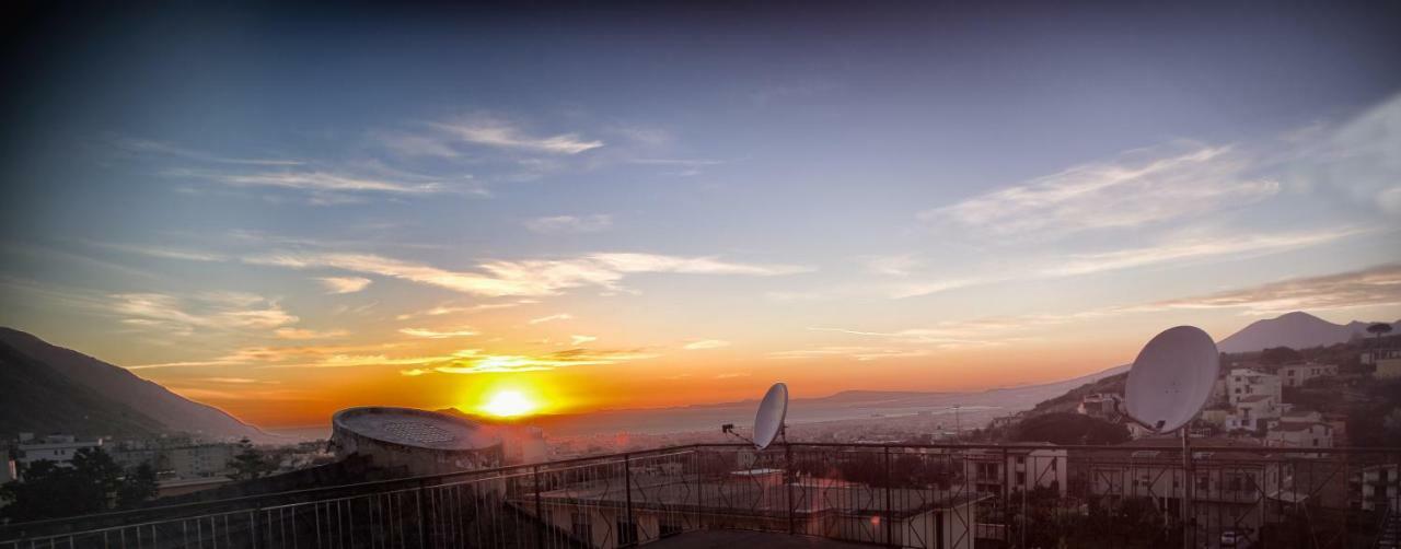 Luxury View Apartment Casola di Napoli المظهر الخارجي الصورة